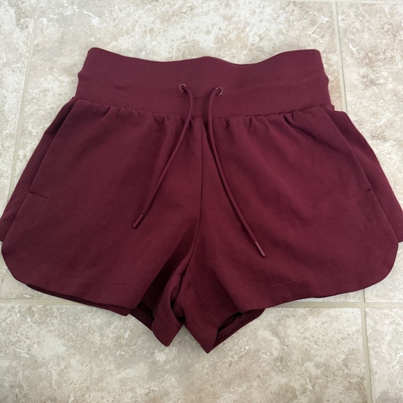 Like new exercise leggings/shorts - Picture 8 of 13